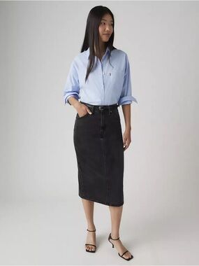 Levi’s black denim skirt